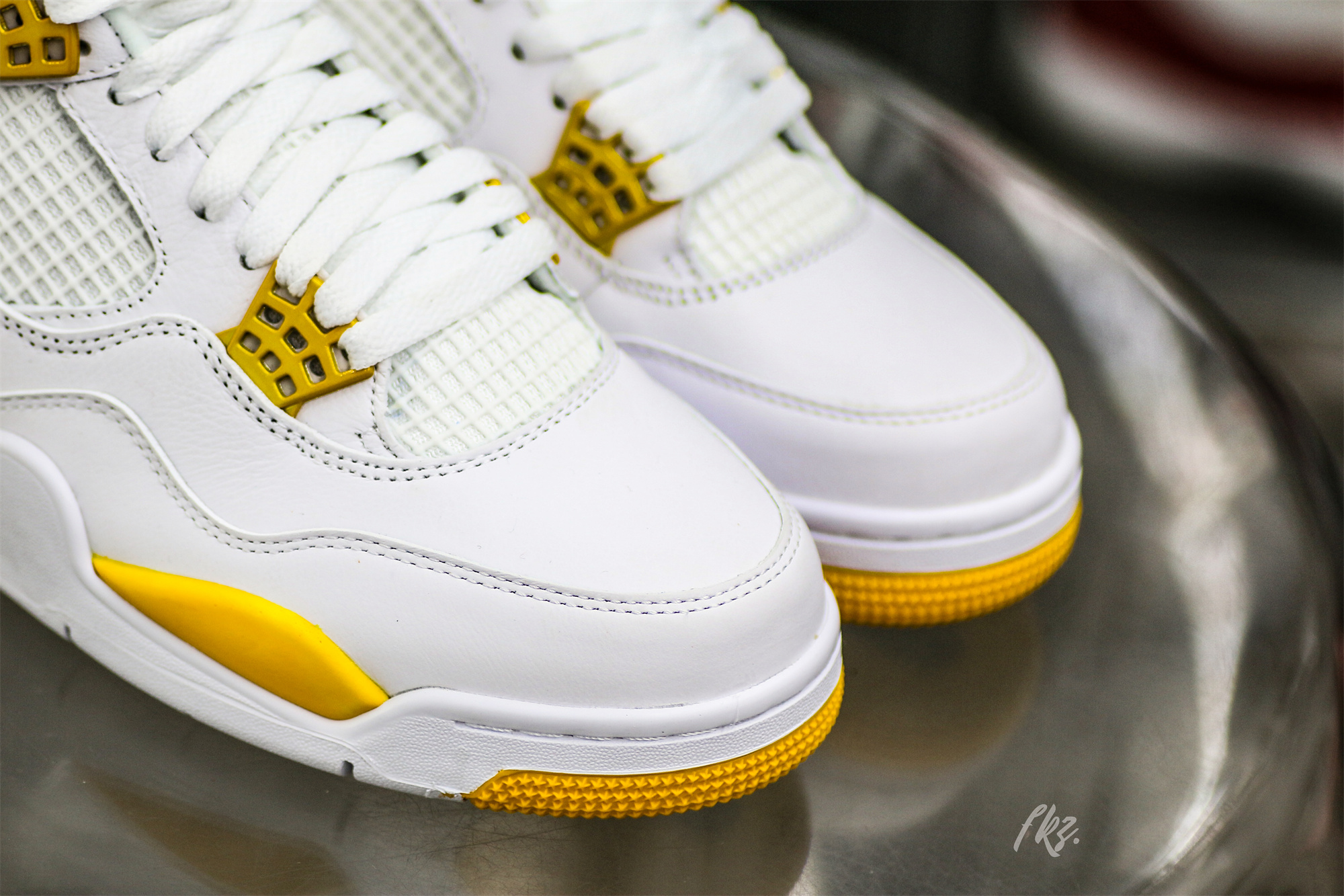 Air Jordan 4 Retro ‘Vivid Sulfur’ Wms 2024