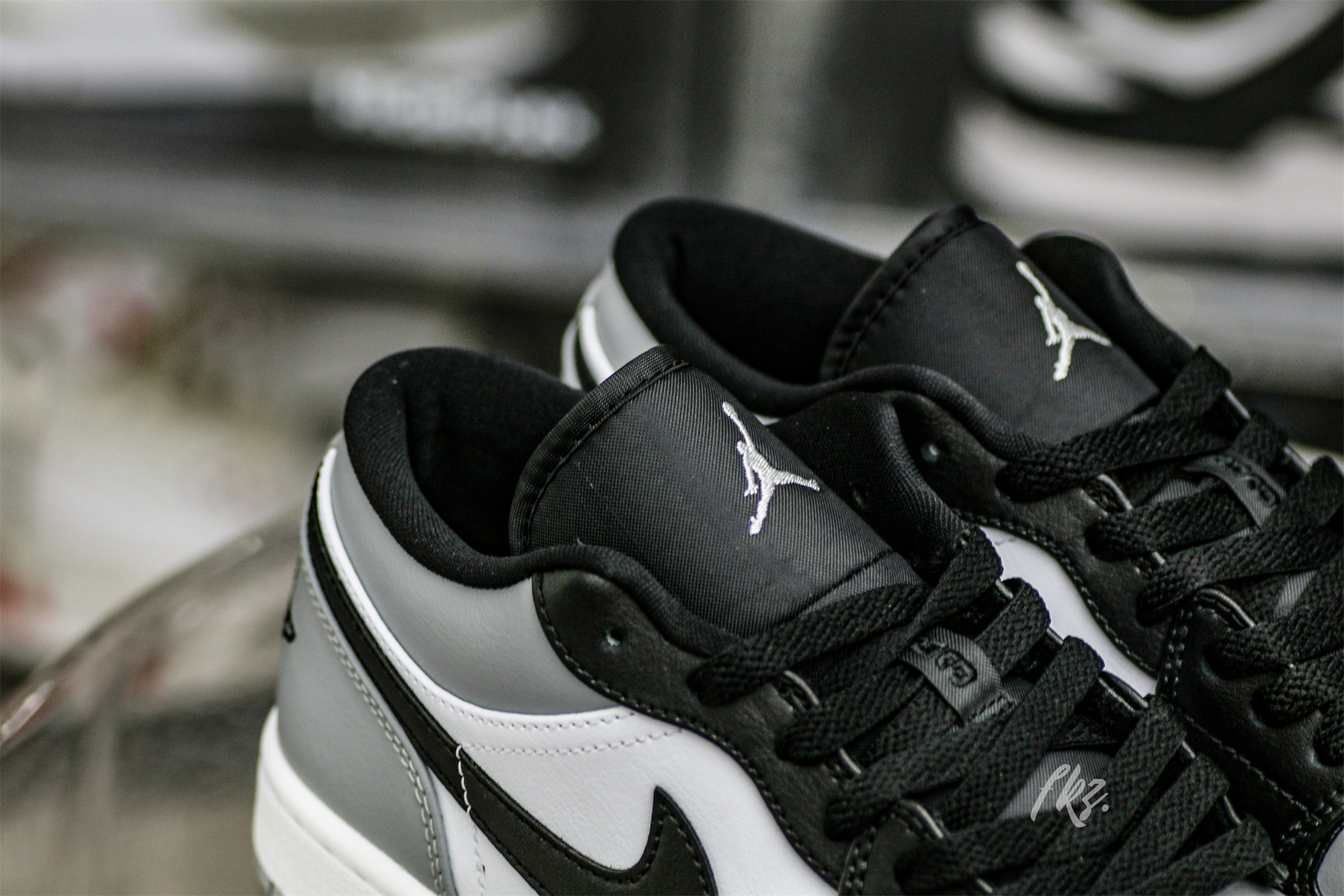 Air Jordan 1 Low Shadow Toe