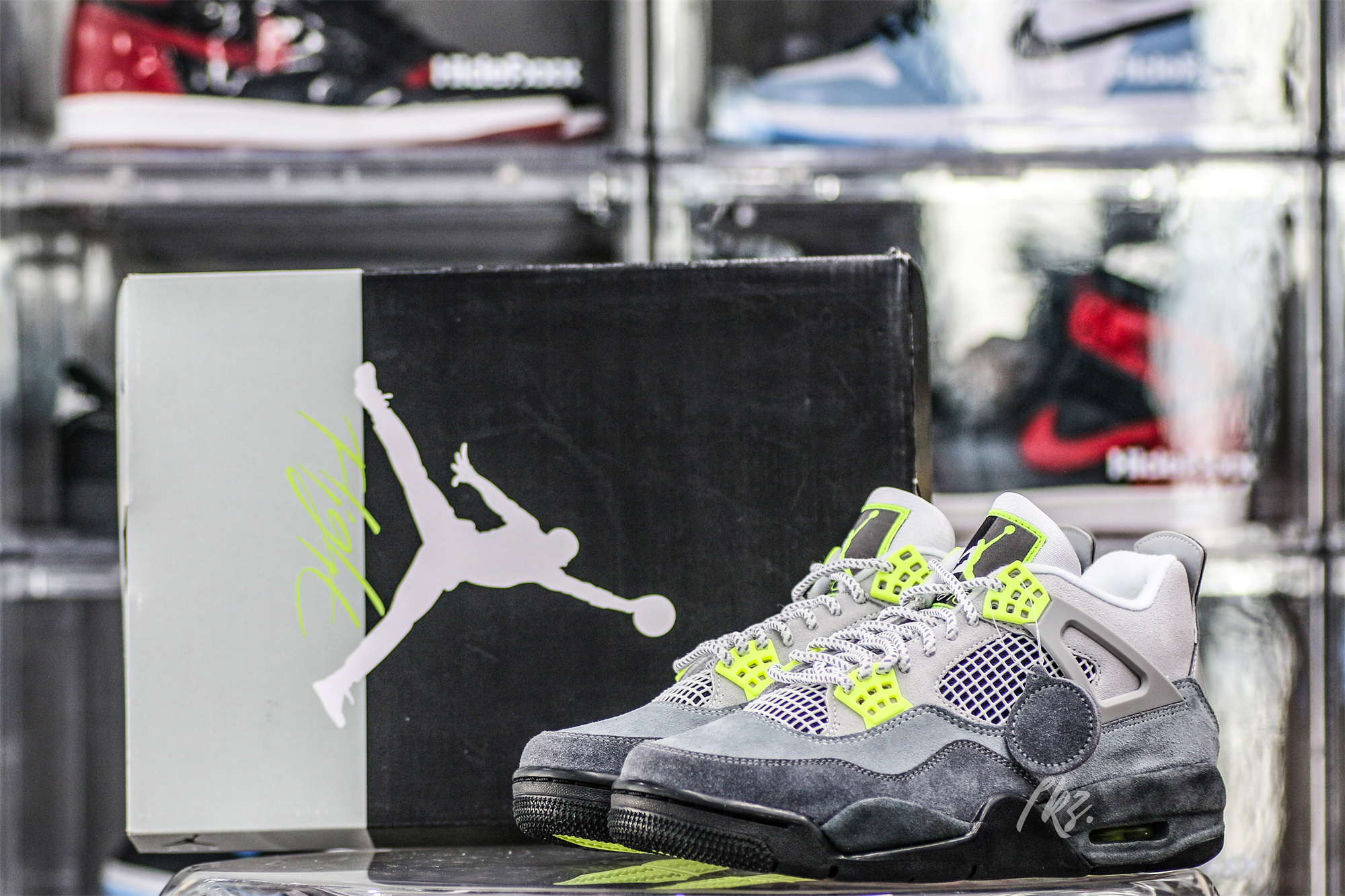 Air Jordan 4 Retro SE Neon