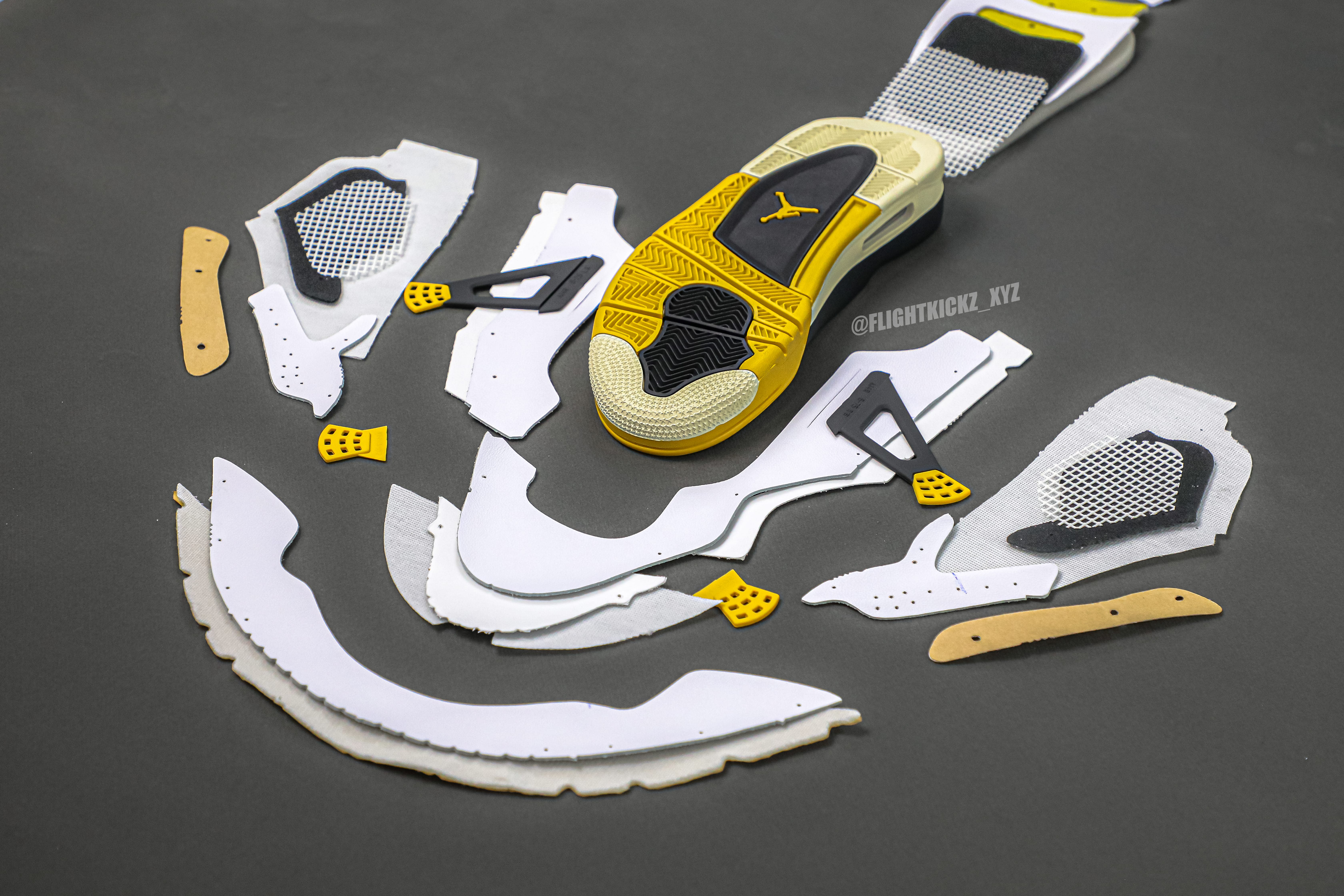 Air Jordan 4 “Vivid Sulfur” 2024 (Ln5 A1)