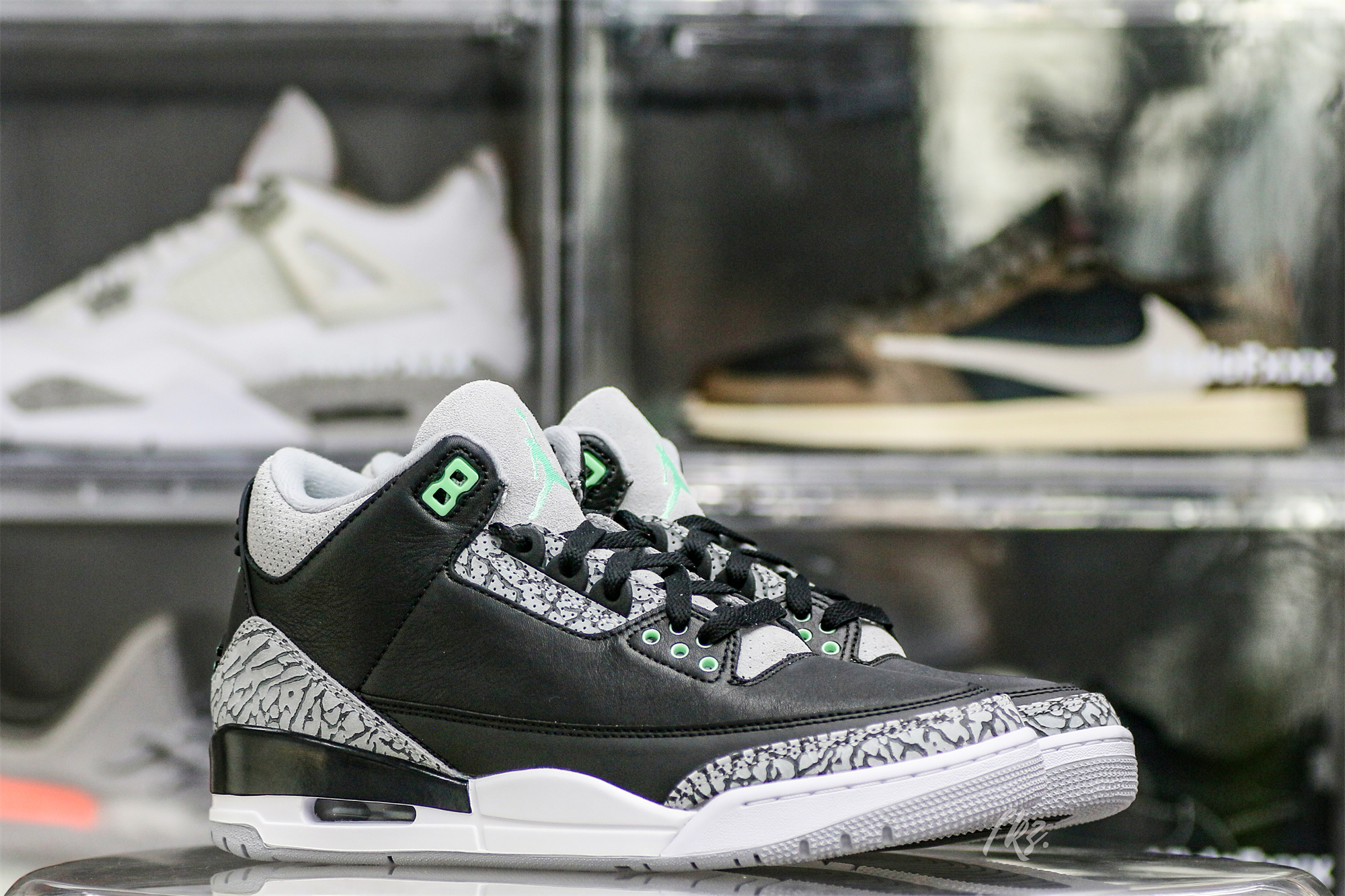 Air Jordan 3 Retro Green Glow 2024