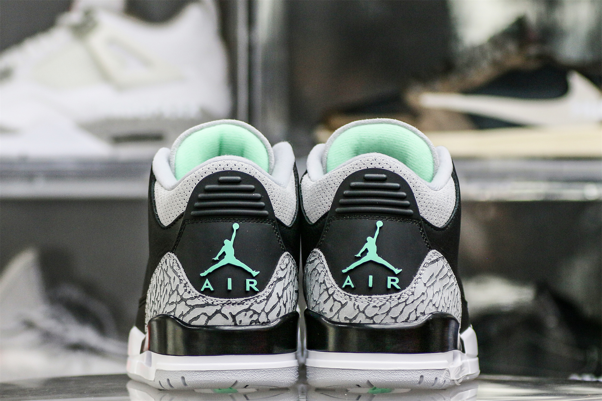 Air Jordan 3 Retro Green Glow 2024