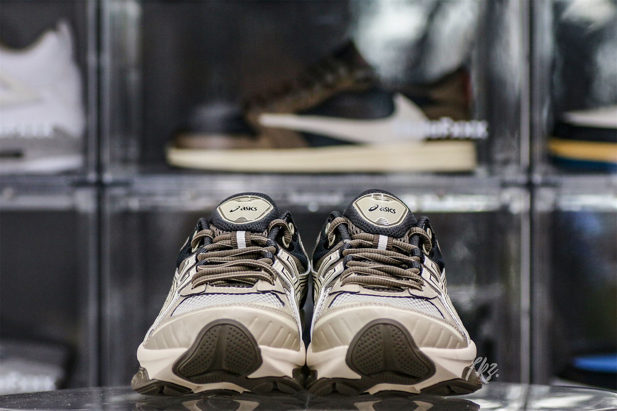 Gel Quantum Kinetic Birch Dark Taupe