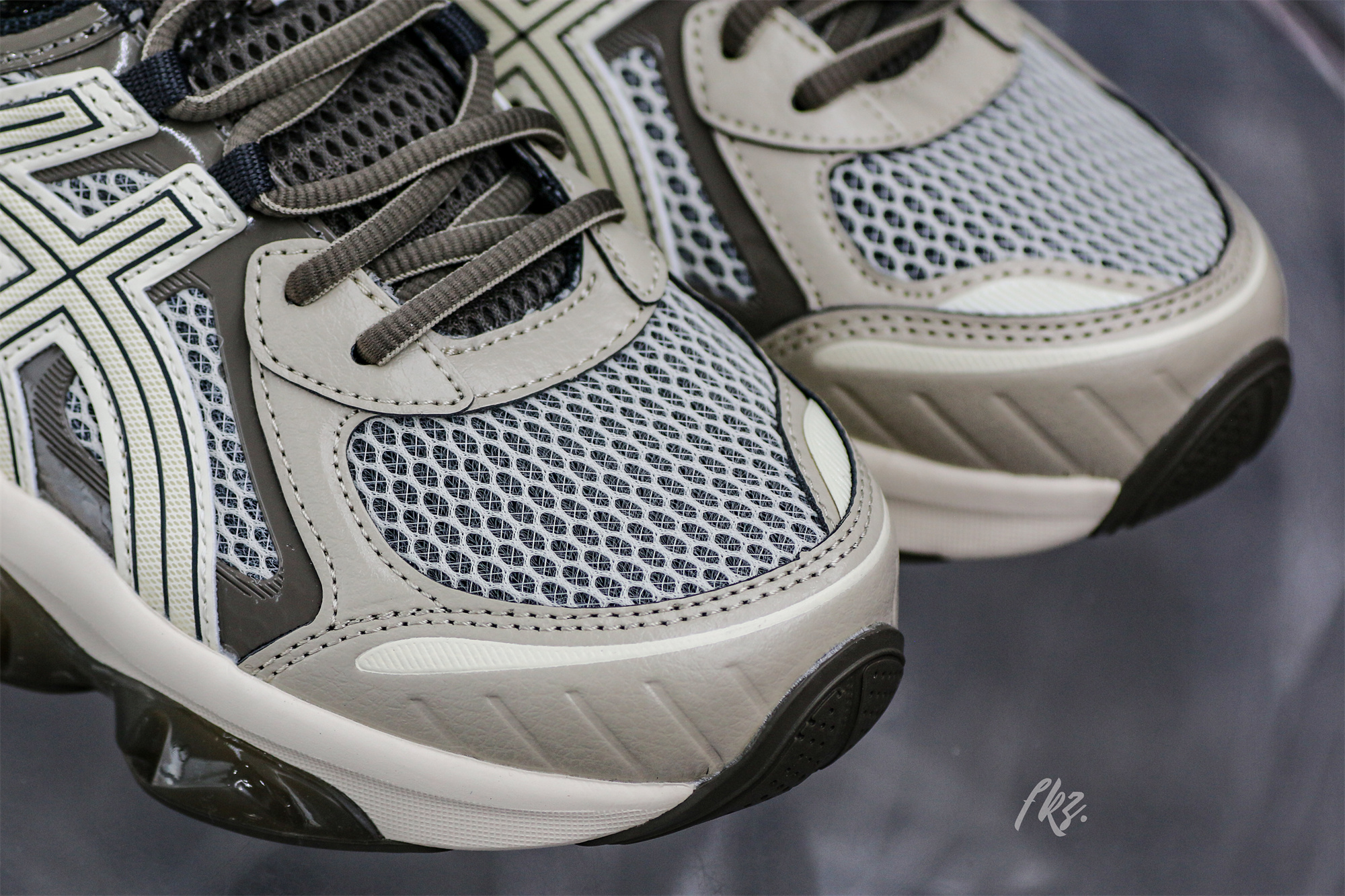 Gel Quantum Kinetic Birch Dark Taupe