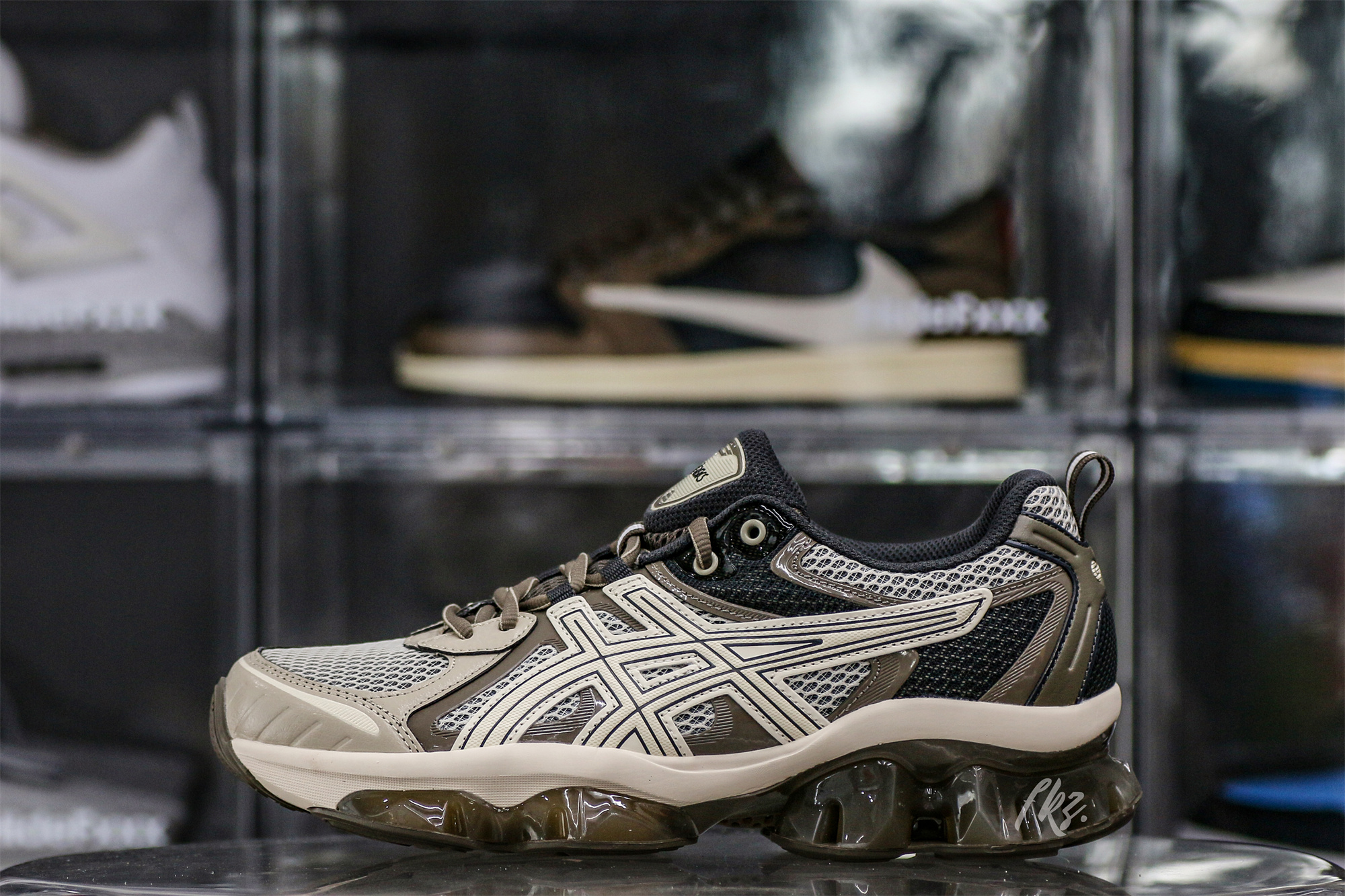 Gel Quantum Kinetic Birch Dark Taupe