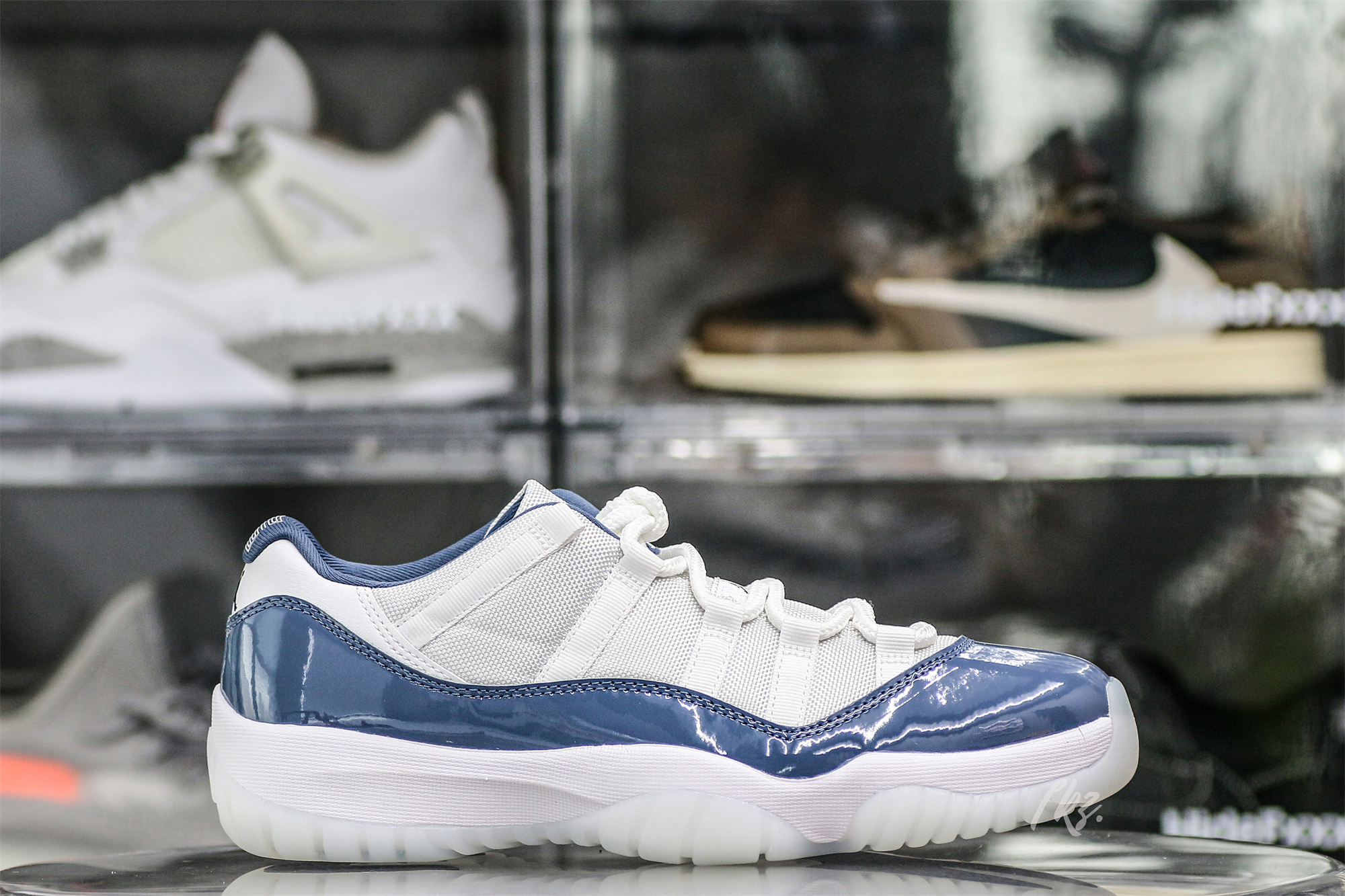Air Jordan 11 Retro Low Midnight Navy (2024)