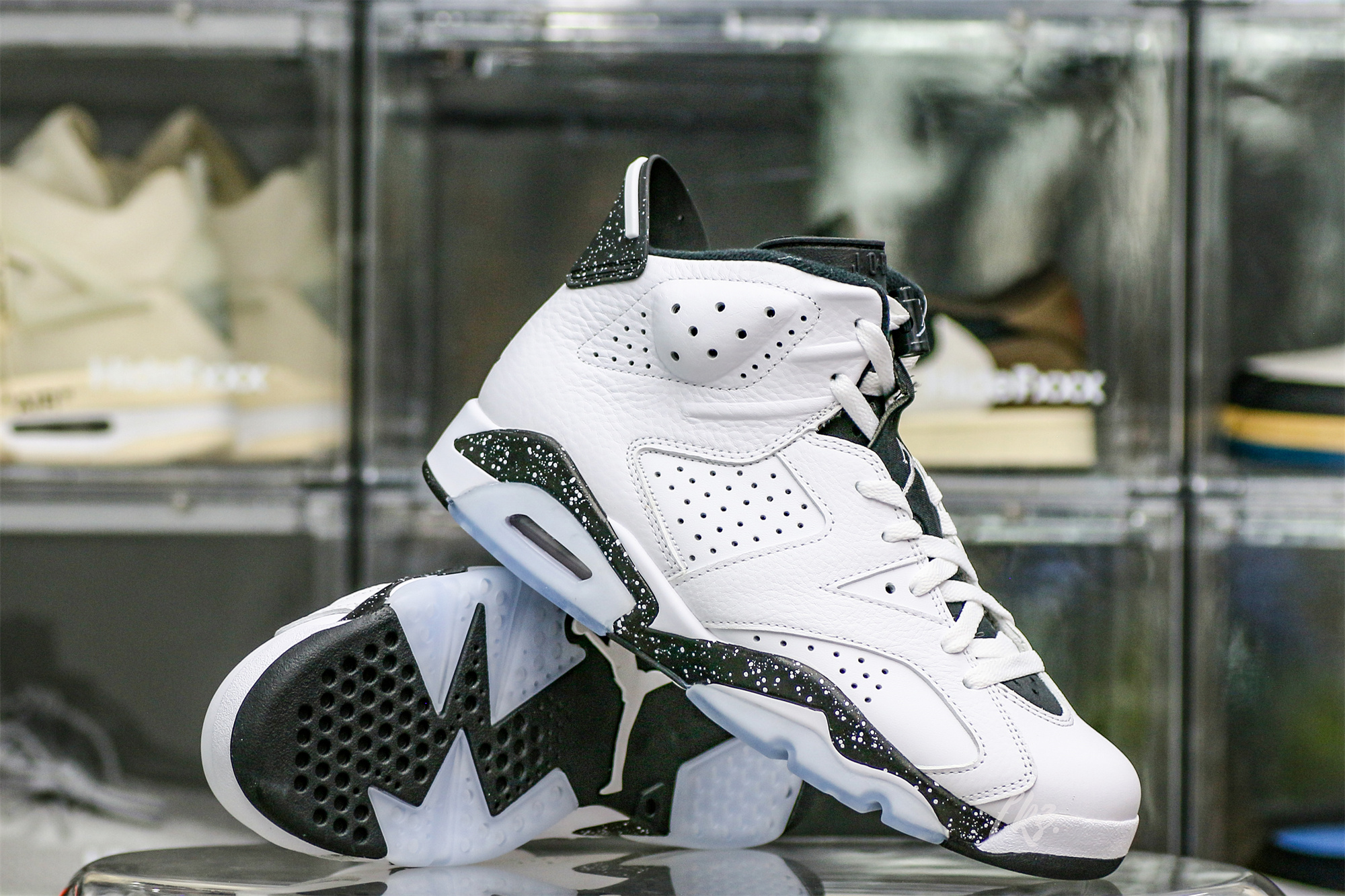 Air Jordan 6 Retro Reverse Oreo 2024