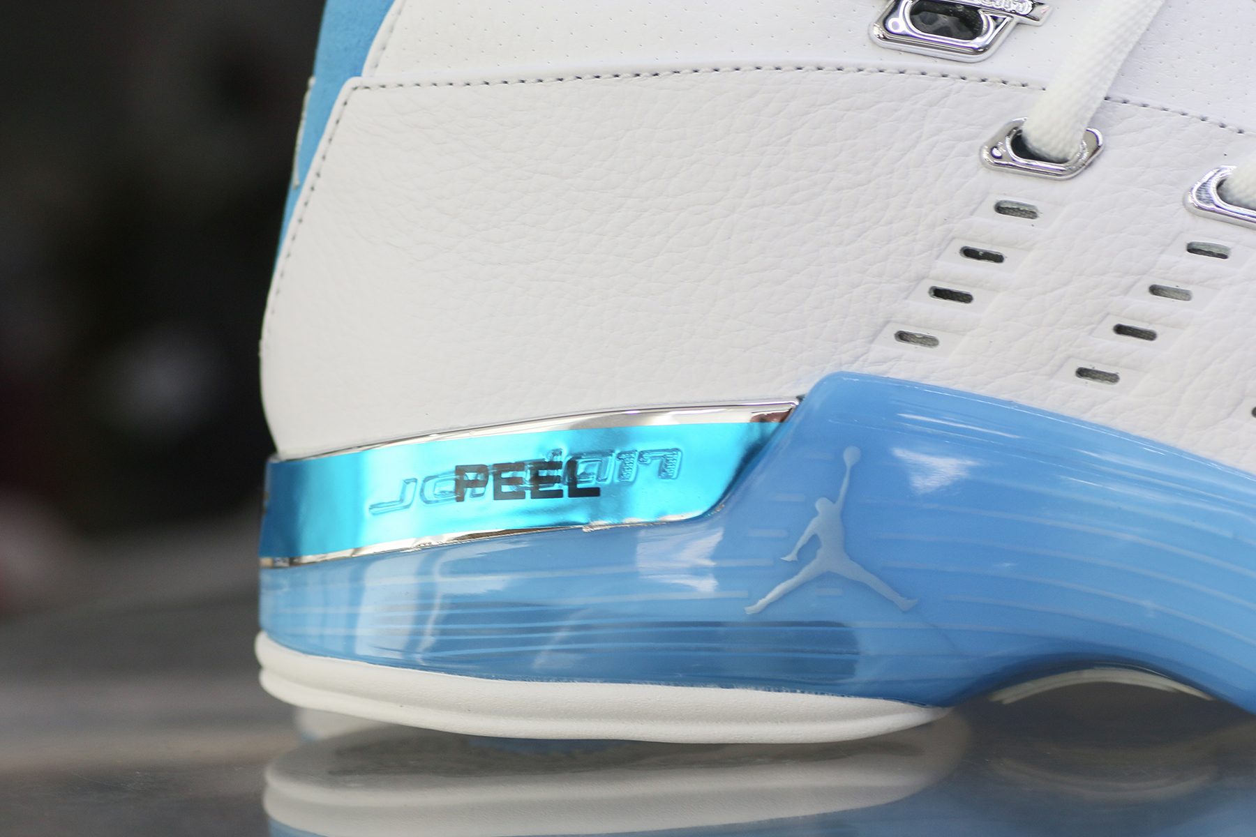 Jordan 17 Retro University Blue UNC 2024 (Regular box)