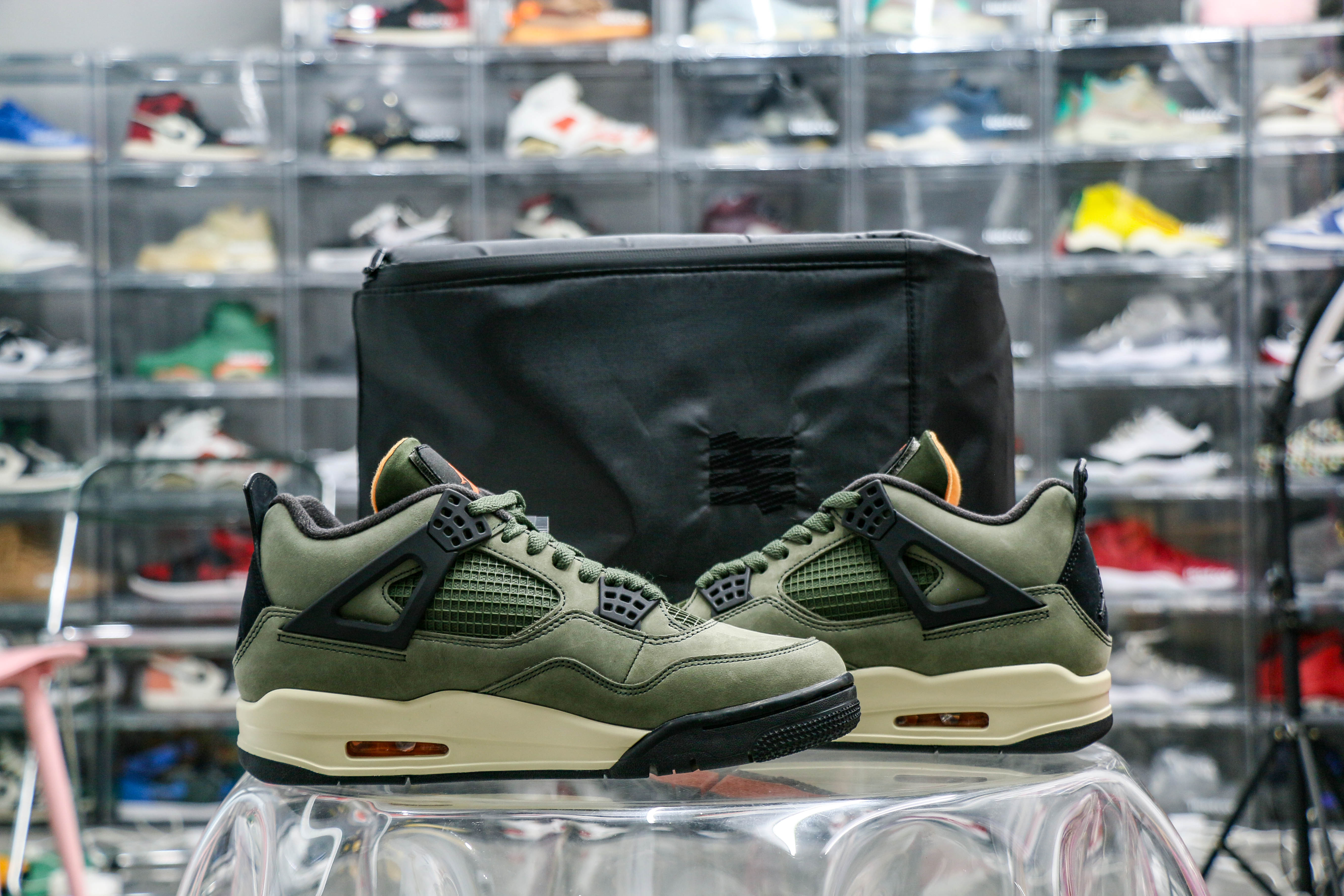 Air Jordan 4 Retro ‘Undefeated’ 2005