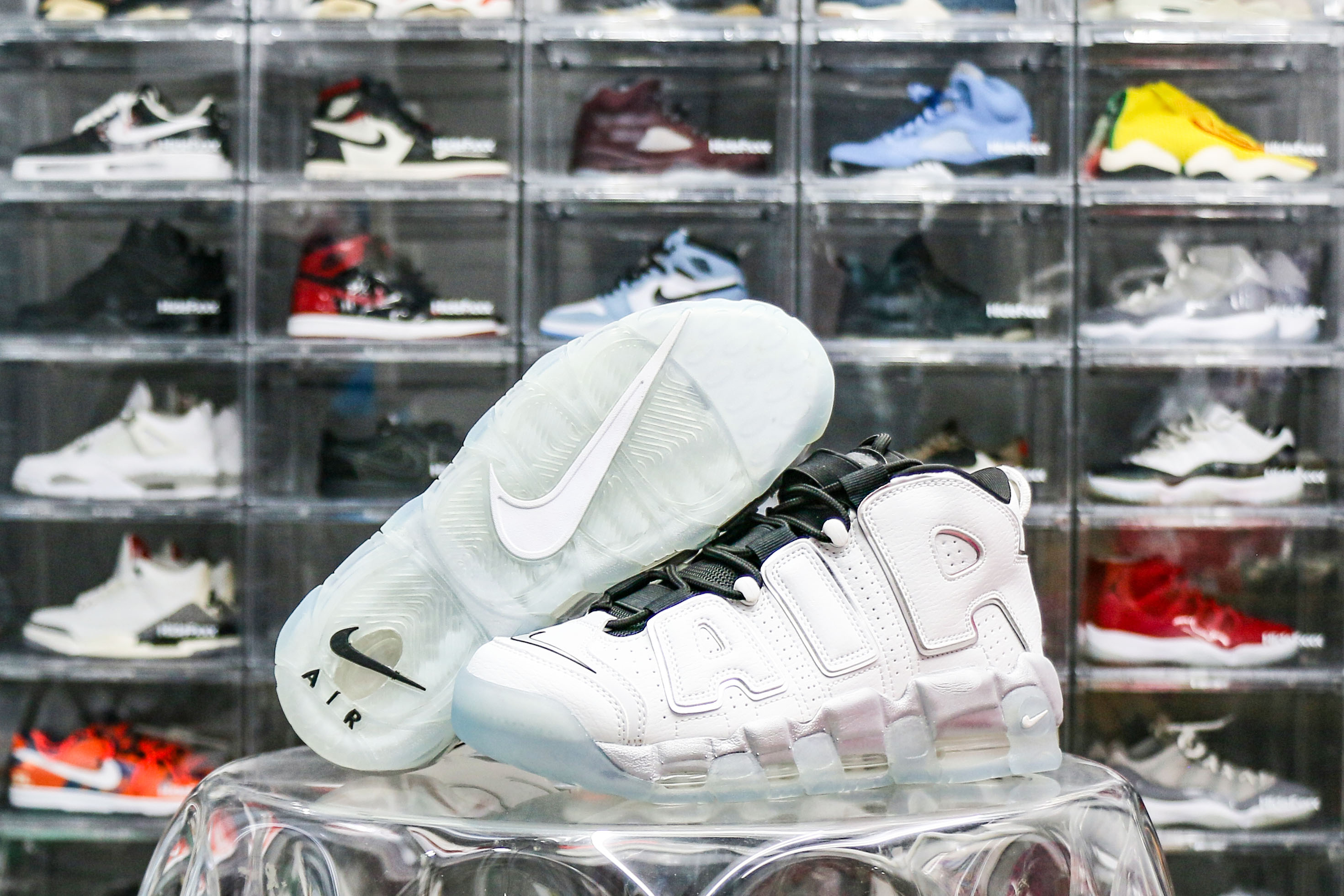 Nike Air More Uptempo SE White Chrome