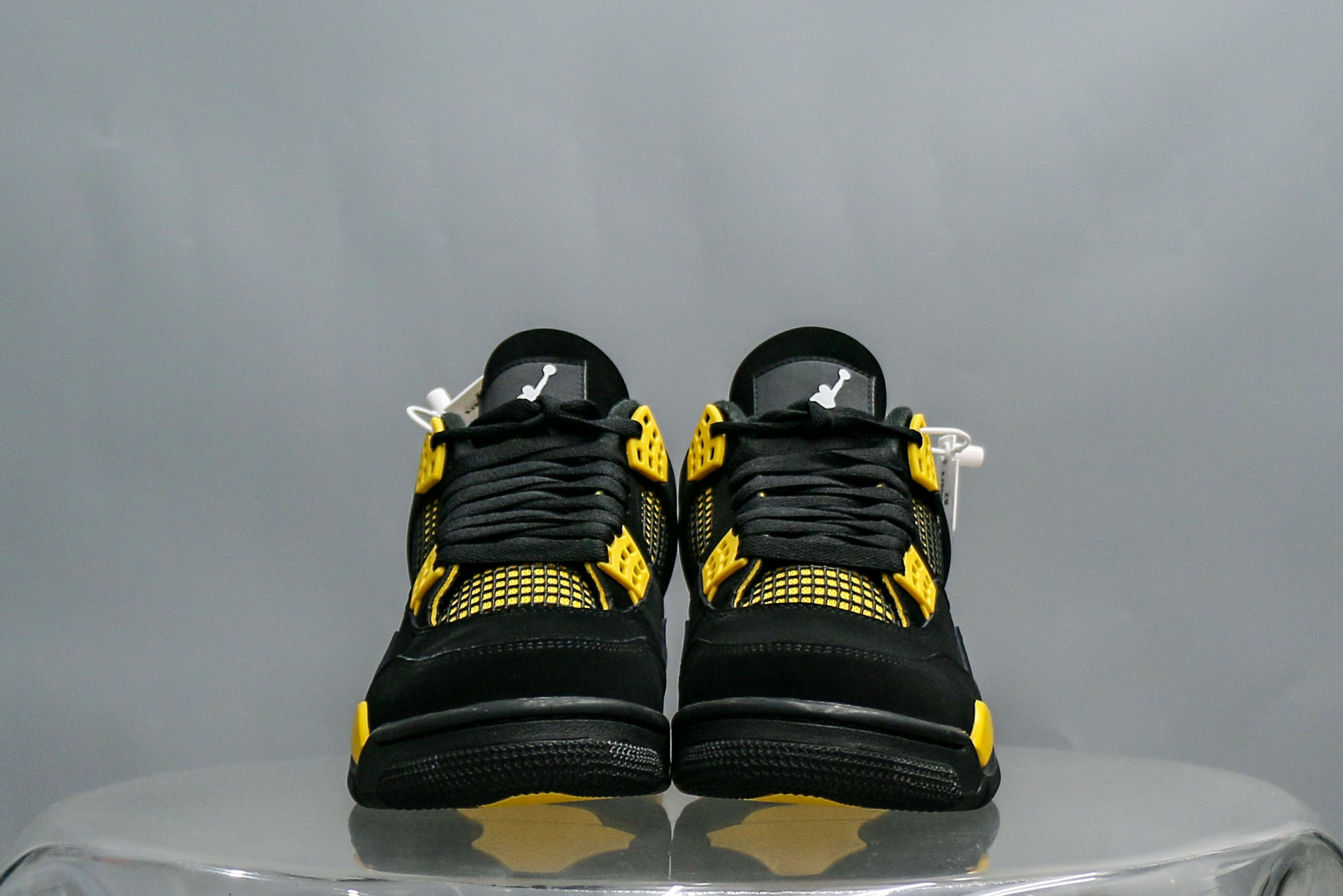 Jordan 4 Retro Thunder (2023) (A2 Batch)