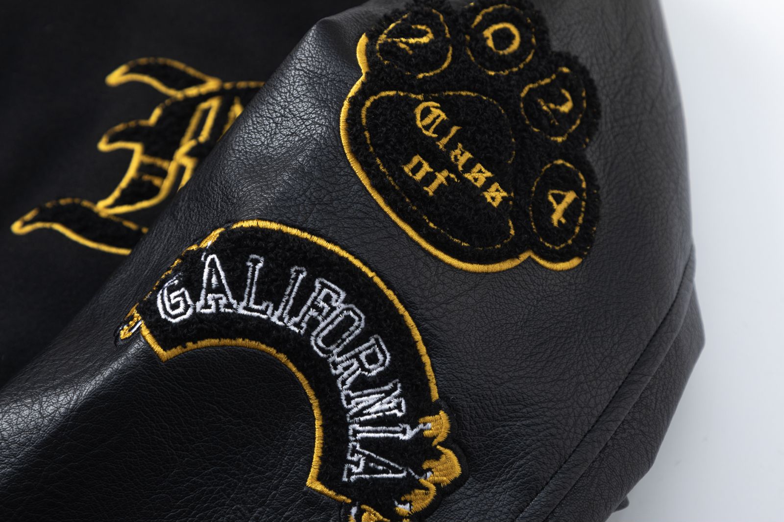 AMIRI Lion Towel Embroidery Logo