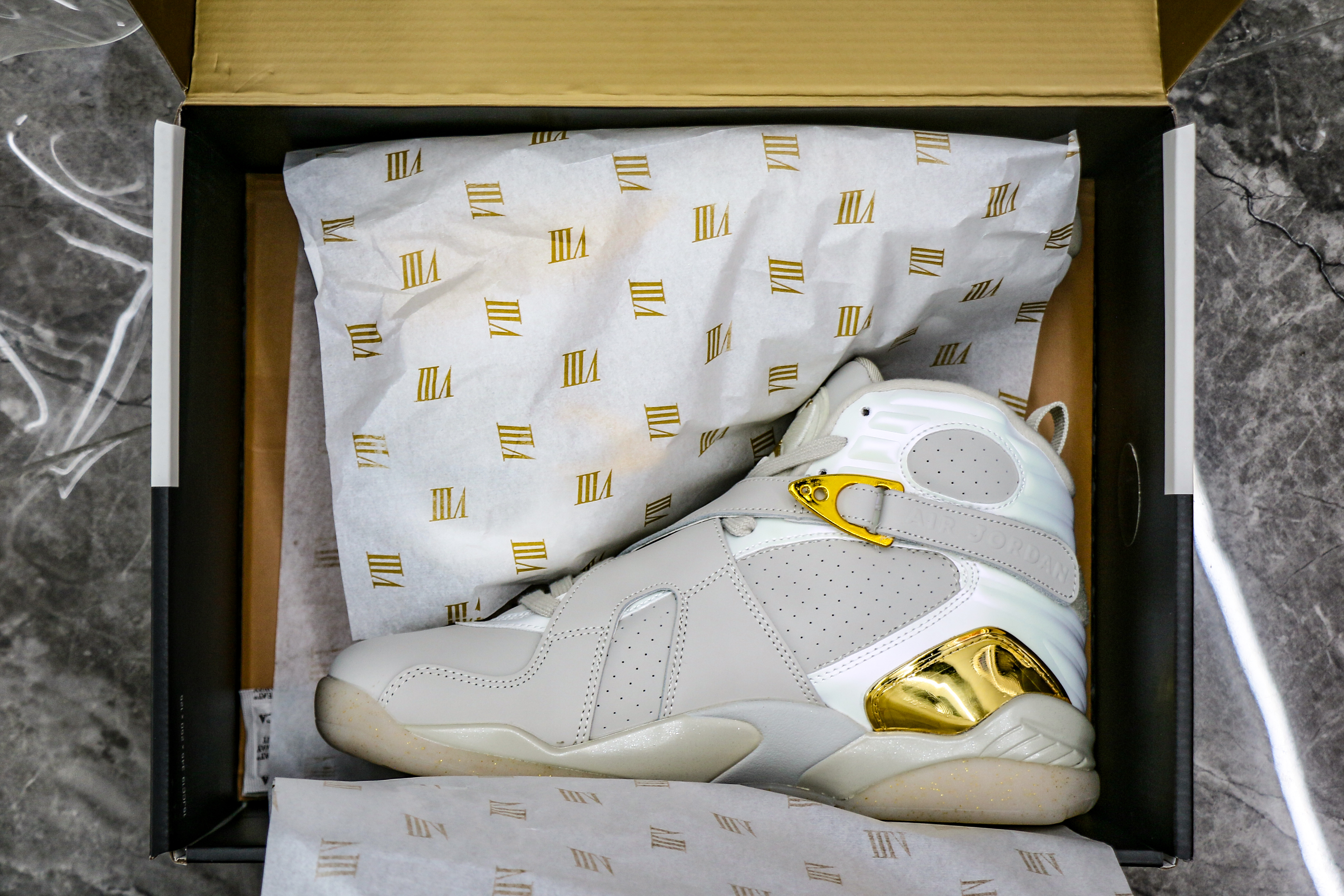 Jordan 8 Retro Champagne