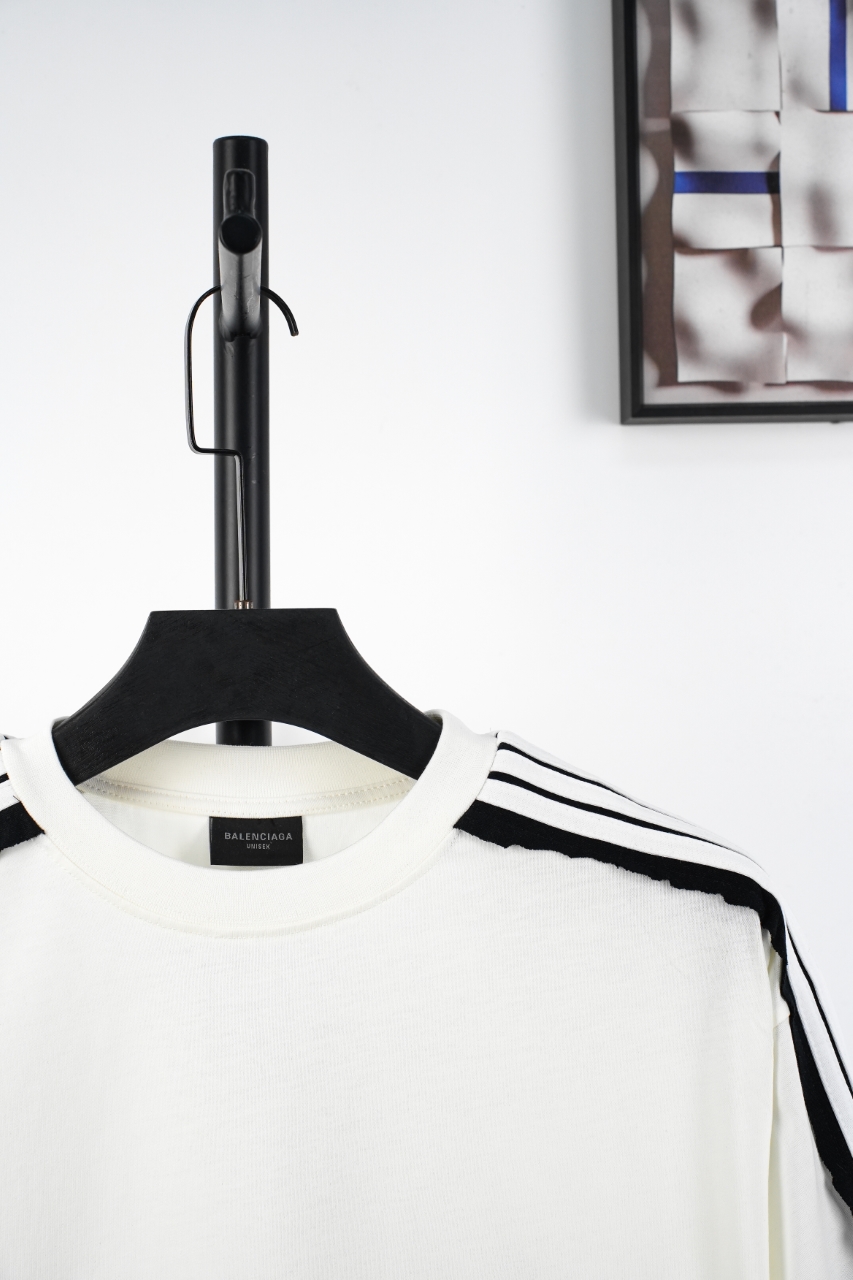 Balanciag@ Unity Sports Icon T-Shirt Oversized in faded black and white Tee