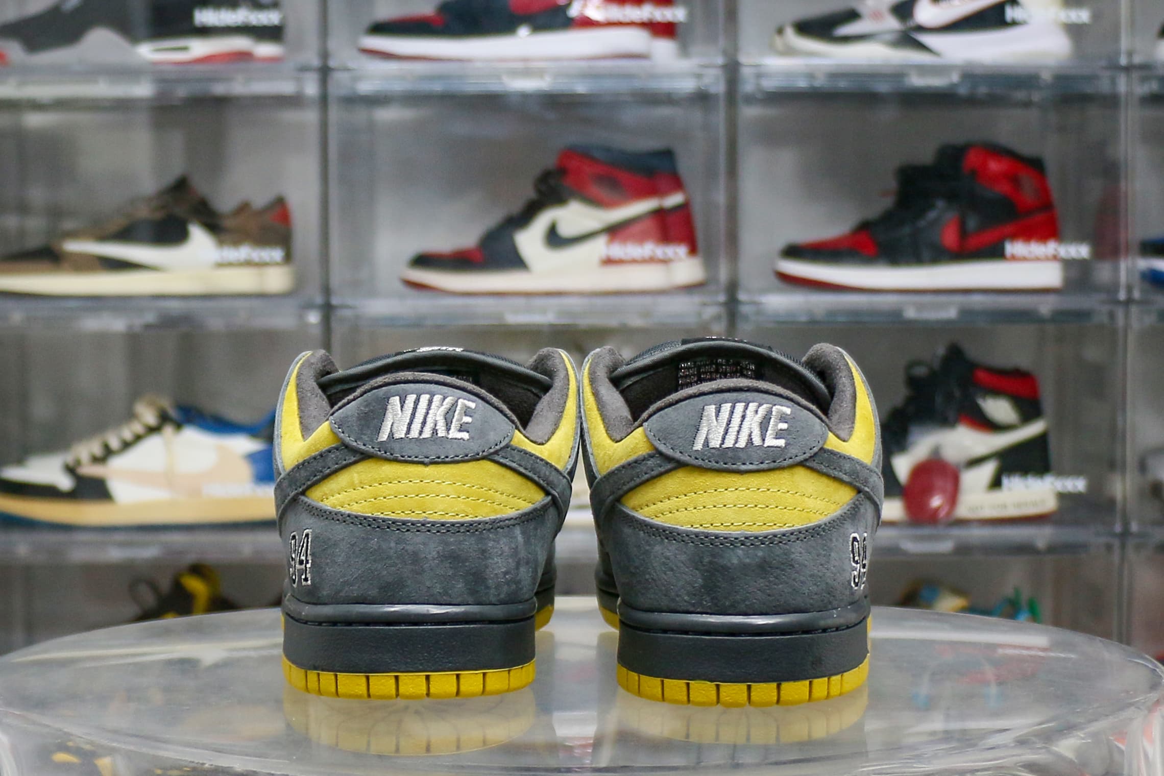 Nike SB Dunk Low Supreme 94 Hulk