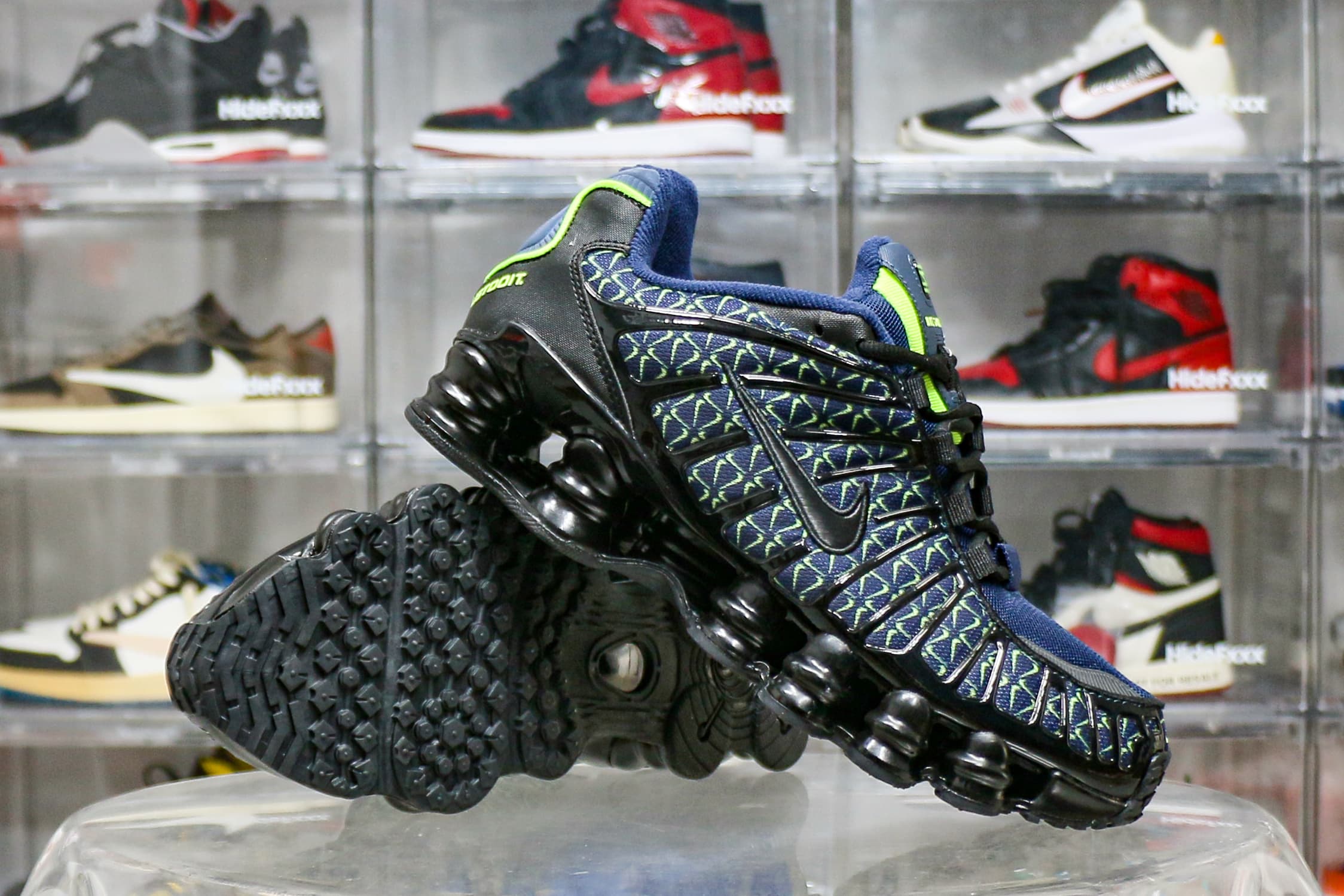 Nike Shox TL Mini Swoosh Obsidian Black Volt