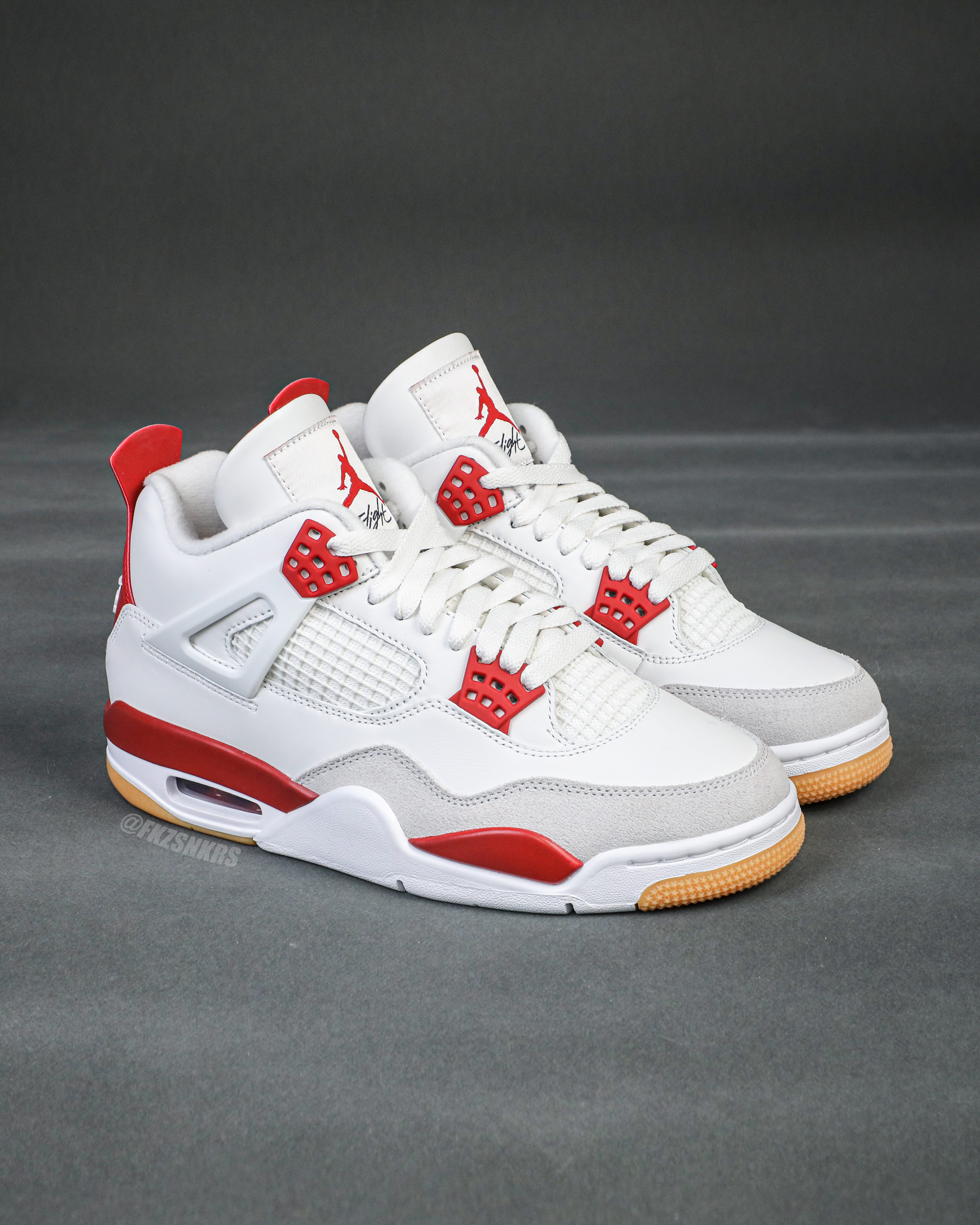 Nike SB x Air Jordan 4 Varsity Red is a Family & Friends (LN5 A1 Batch)