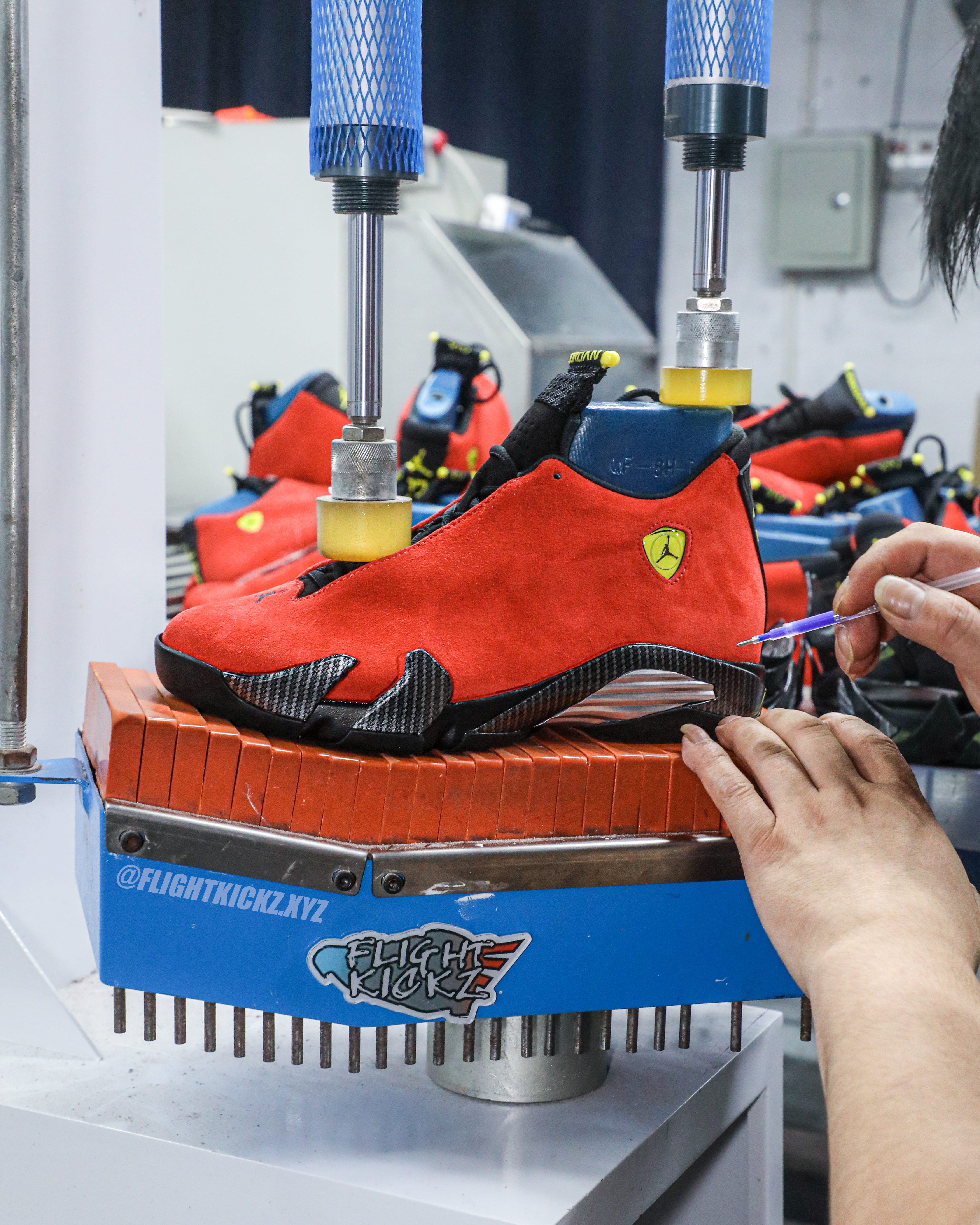 Air Jordan 14 Retro Ferrari 2025 (Ln5 A1)