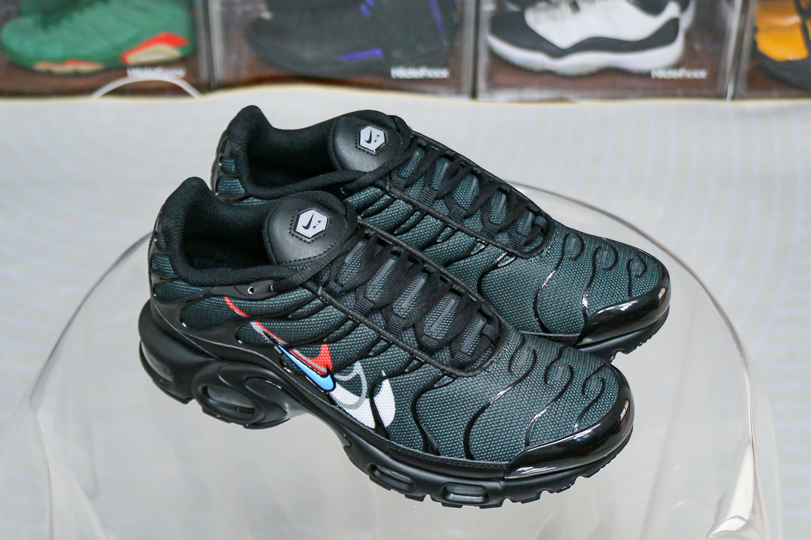 Nike Air Max Plus Multi Swoosh Black Crimson