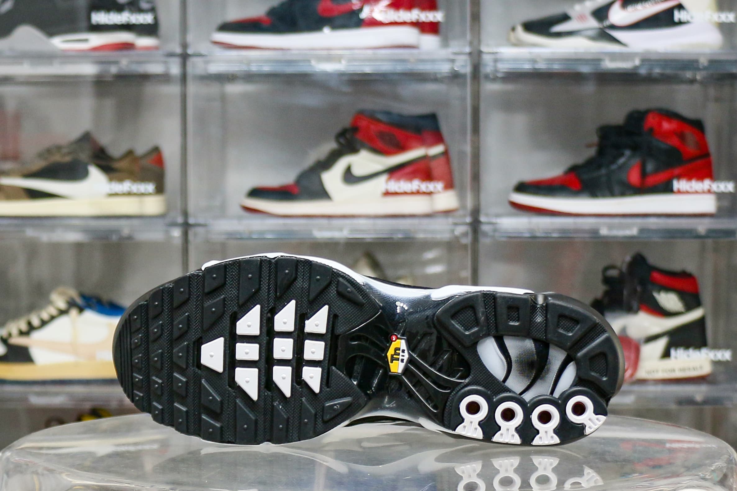 Nike Air Max Plus Black Silver White